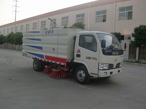 東風(fēng)多利卡掃路車(chē)