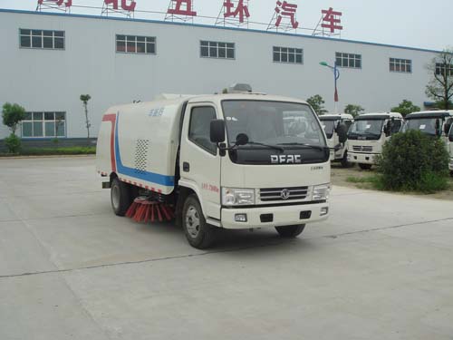東風(fēng)多利卡掃路車(chē)
