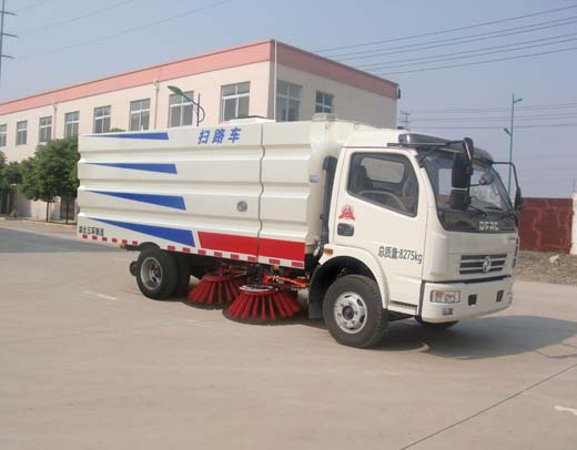 東風(fēng)多利卡掃路車(chē)
